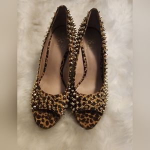 Vince Camuto Peep Toe Brown Cheetah Women’s Size 10 Golden Spikes
